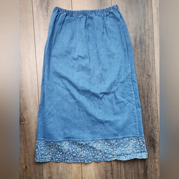 Denim&Co A line denim skirt with floral print size Large - Picture 1 of 9